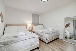 Chic Retreat Near Airport & Downtown Nashville by RedAwning