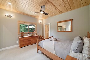 Compass Rose Reserve 2 Bedroom Home by RedAwning