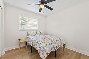 Sunny Palmetto Oasis: 4br Home With Private Pool 4 Bedroom Home by Red
