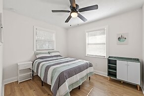 Sunny Palmetto Oasis: 4br Home With Private Pool 4 Bedroom Home by Red