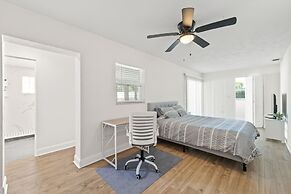 Sunny Palmetto Oasis: 4br Home With Private Pool 4 Bedroom Home by Red