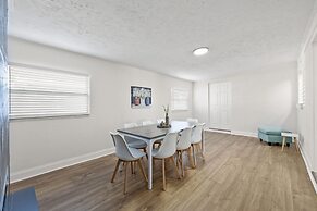 Sunny Palmetto Oasis: 4br Home With Private Pool 4 Bedroom Home by Red