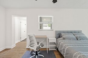 Sunny Palmetto Oasis: 4br Home With Private Pool 4 Bedroom Home by Red