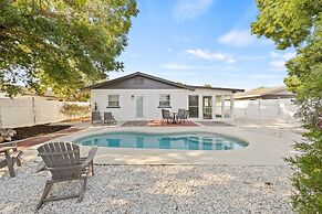 Sunny Palmetto Oasis: 4br Home With Private Pool 4 Bedroom Home by Red
