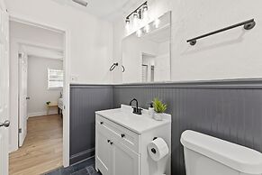 Sunny Palmetto Oasis: 4br Home With Private Pool 4 Bedroom Home by Red