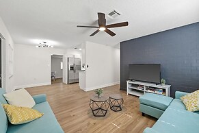 Sunny Palmetto Oasis: 4br Home With Private Pool 4 Bedroom Home by Red