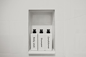 Sunny Palmetto Oasis: 4br Home With Private Pool 4 Bedroom Home by Red