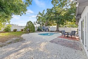 Sunny Palmetto Oasis: 4br Home With Private Pool 4 Bedroom Home by Red