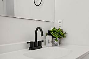 Sunny Palmetto Oasis: 4br Home With Private Pool 4 Bedroom Home by Red