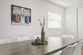 Sunny Palmetto Oasis: 4br Home With Private Pool 4 Bedroom Home by Red