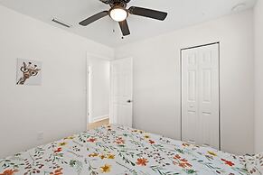 Sunny Palmetto Oasis: 4br Home With Private Pool 4 Bedroom Home by Red