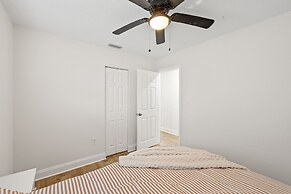 Sunny Palmetto Oasis: 4br Home With Private Pool 4 Bedroom Home by Red