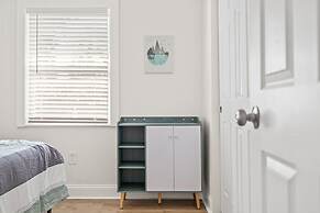 Sunny Palmetto Oasis: 4br Home With Private Pool 4 Bedroom Home by Red