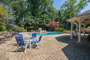 Serene Haven: Stunning Yard, Pool, And Views 4 Bedroom Home by RedAwni