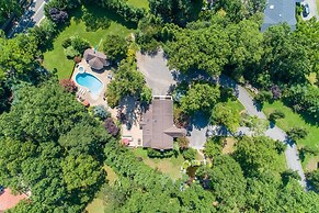 Serene Haven: Stunning Yard, Pool, And Views 4 Bedroom Home by RedAwni