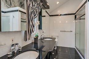 Serene Haven: Stunning Yard, Pool, And Views 4 Bedroom Home by RedAwni