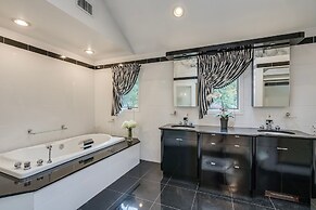 Serene Haven: Stunning Yard, Pool, And Views 4 Bedroom Home by RedAwni