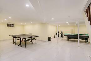 Serene Haven: Stunning Yard, Pool, And Views 4 Bedroom Home by RedAwni