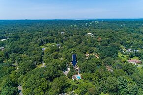 Serene Haven: Stunning Yard, Pool, And Views 4 Bedroom Home by RedAwni