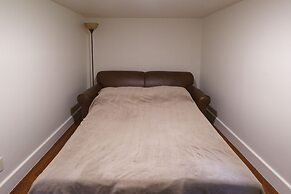 Qutie Pie House 2 Bedroom Home by RedAwning