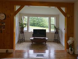 Qutie Pie House 2 Bedroom Home by RedAwning