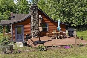 Qutie Pie House 2 Bedroom Home by RedAwning