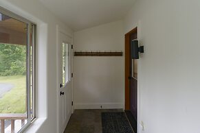 Qutie Pie House 2 Bedroom Home by RedAwning