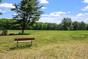 Idyllic Lakeside Getaway 4 Bedroom Home by RedAwning