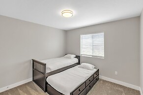 The Ideal Getaway 3 Bedroom Home by RedAwning