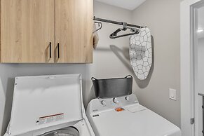 The Ideal Getaway 3 Bedroom Home by RedAwning