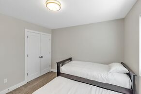 The Ideal Getaway 3 Bedroom Home by RedAwning