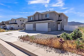 The Ideal Getaway 3 Bedroom Home by RedAwning