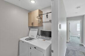 The Ideal Getaway 3 Bedroom Home by RedAwning