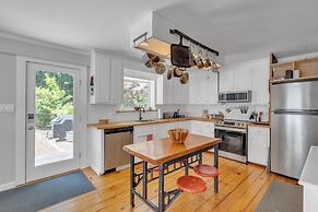 Robin's Rest 3 Bedroom Home by RedAwning