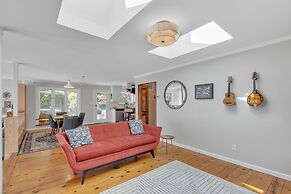 Robin's Rest 3 Bedroom Home by RedAwning