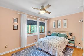 Robin's Rest 3 Bedroom Home by RedAwning