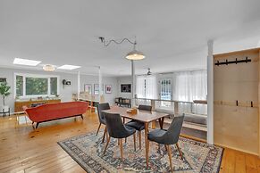 Robin's Rest 3 Bedroom Home by RedAwning