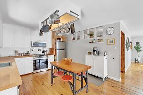 Robin's Rest 3 Bedroom Home by RedAwning