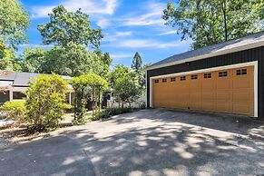 Robin's Rest 3 Bedroom Home by RedAwning