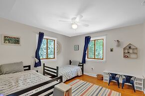 Robin's Rest 3 Bedroom Home by RedAwning