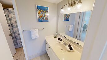 Beach House 503d 2 Bedroom Condo by RedAwning