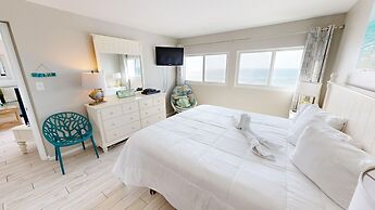 Beach House 503d 2 Bedroom Condo by RedAwning