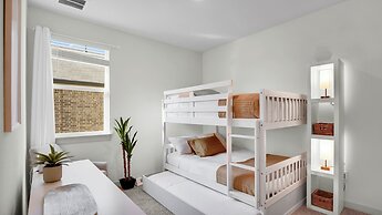 Elegant, Spacious Retreat Perfect For Families 4 Bedroom Home by RedAw