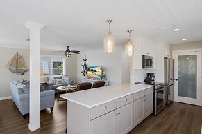 Sea La Vie 3 Bedroom Home by RedAwning