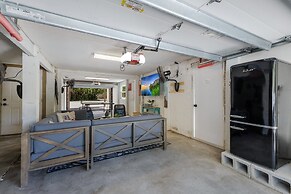 Sea La Vie 3 Bedroom Home by RedAwning