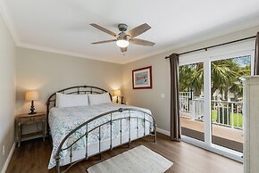 Sea La Vie 3 Bedroom Home by RedAwning