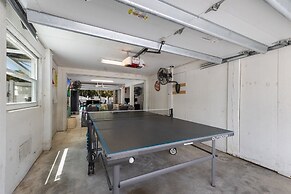 Sea La Vie 3 Bedroom Home by RedAwning