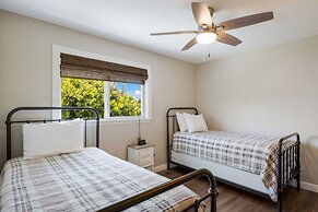 Sea La Vie 3 Bedroom Home by RedAwning