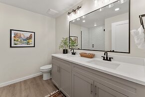 Deja Blue At Desert Color 2 Bedroom Condo