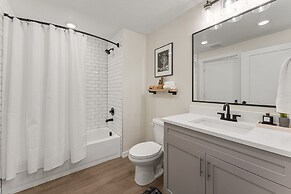 Deja Blue At Desert Color 2 Bedroom Condo